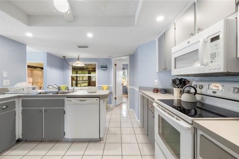 Condominio en venta en Holiday, Florida, 2 dormitorios, 122.45 m2 № 2093956 - foto 9