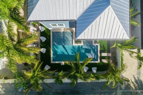 Casa en venta en Bradenton Beach, Florida, 7 dormitorios, 272.95 m2 № 1904618 - foto 4