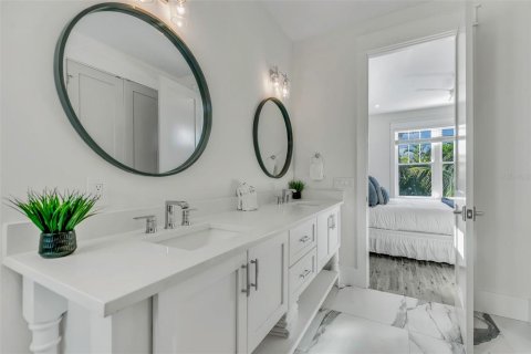 Casa en venta en Bradenton Beach, Florida, 7 dormitorios, 272.95 m2 № 1904618 - foto 18
