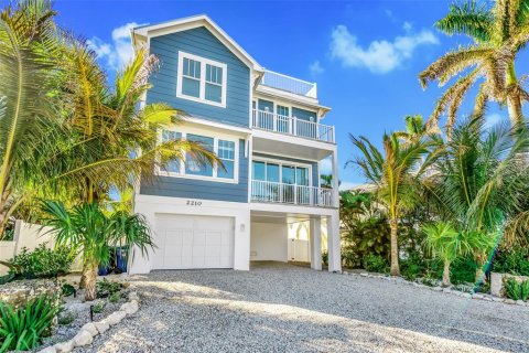 Casa en venta en Bradenton Beach, Florida, 7 dormitorios, 272.95 m2 № 1904618 - foto 3