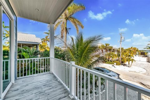 Casa en venta en Bradenton Beach, Florida, 7 dormitorios, 272.95 m2 № 1904618 - foto 15