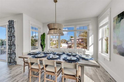 Casa en venta en Bradenton Beach, Florida, 7 dormitorios, 272.95 m2 № 1904618 - foto 14