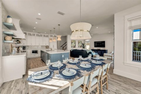 Casa en venta en Bradenton Beach, Florida, 7 dormitorios, 272.95 m2 № 1904618 - foto 13