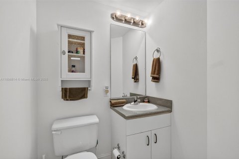 Condominio en venta en Miami, Florida, 1 dormitorio, 74.88 m2 № 1952037 - foto 16