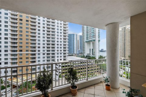 Condominio en venta en Miami, Florida, 1 dormitorio, 74.88 m2 № 1952037 - foto 19