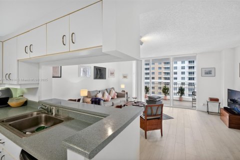Condominio en venta en Miami, Florida, 1 dormitorio, 74.88 m2 № 1952037 - foto 10