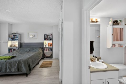 Condominio en venta en Miami, Florida, 1 dormitorio, 74.88 m2 № 1952037 - foto 14