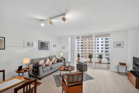 Condominio en venta en Miami, Florida, 1 dormitorio, 74.88 m2 № 1952037 - foto 4