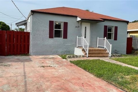 House in Deerfield Beach, Florida 4 bedrooms, 105.91 sq.m. № 2084057