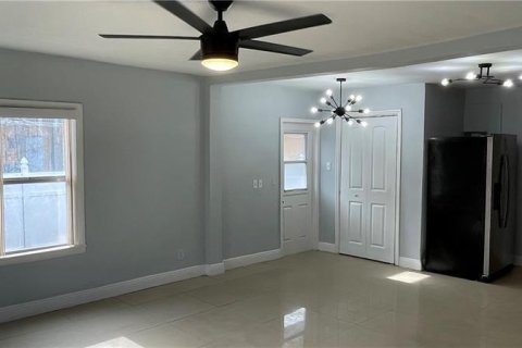 House in Deerfield Beach, Florida 4 bedrooms, 105.91 sq.m. № 2084057 - photo 16