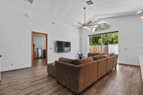 Villa ou maison à vendre à Orlando, Floride: 3 chambres, 199.93 m2 № 2420428 - photo 18