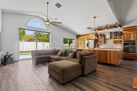 Villa ou maison à vendre à Orlando, Floride: 3 chambres, 199.93 m2 № 2420428 - photo 13