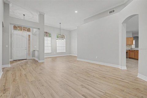 House in Tampa, Florida 4 bedrooms, 247.31 sq.m. № 2396110 - photo 5