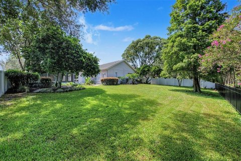 House in Tampa, Florida 4 bedrooms, 247.31 sq.m. № 2396110 - photo 3