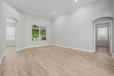House in Tampa, Florida 4 bedrooms, 247.31 sq.m. № 2396110 - photo 10