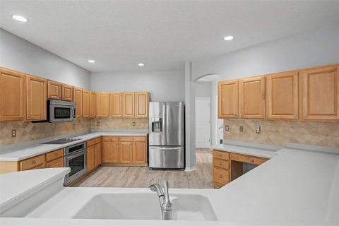 House in Tampa, Florida 4 bedrooms, 247.31 sq.m. № 2396110 - photo 12