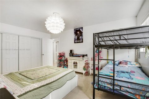Condo in North Miami, Florida, 2 bedrooms  № 1711722 - photo 16