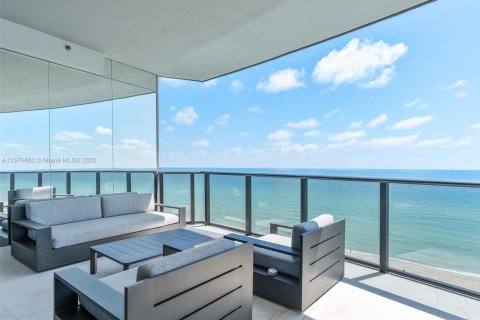 Condominio en venta en Sunny Isles Beach, Florida, 4 dormitorios, 378.21 m2 № 1141761 - foto 10