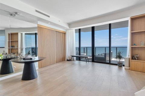 Condominio en venta en Sunny Isles Beach, Florida, 4 dormitorios, 378.21 m2 № 1141761 - foto 9