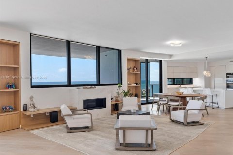 Condominio en venta en Sunny Isles Beach, Florida, 4 dormitorios, 378.21 m2 № 1141761 - foto 15