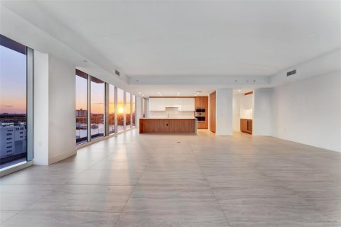 Condominio en venta en Fort Lauderdale, Florida, 4 dormitorios, 301 m2 № 2374848 - foto 12
