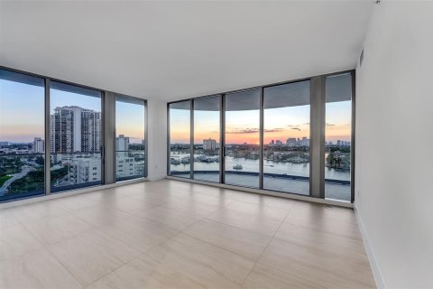 Condominio en venta en Fort Lauderdale, Florida, 4 dormitorios, 301 m2 № 2374848 - foto 13