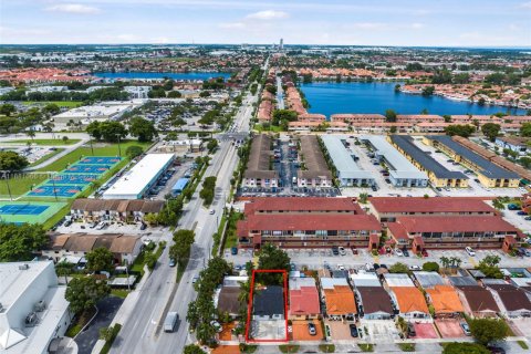 House in Hialeah, Florida 2 bedrooms № 1925215 - photo 19