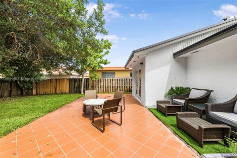 House in Hialeah, Florida 2 bedrooms № 1925215 - photo 18