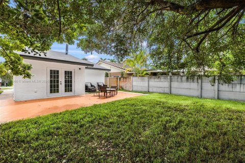 House in Hialeah, Florida 2 bedrooms № 1925215 - photo 15