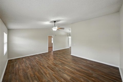 House in Lakeland, Florida 2 bedrooms, 125.42 sq.m. № 1673461 - photo 18