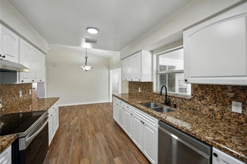 House in Lakeland, Florida 2 bedrooms, 125.42 sq.m. № 1673461 - photo 9