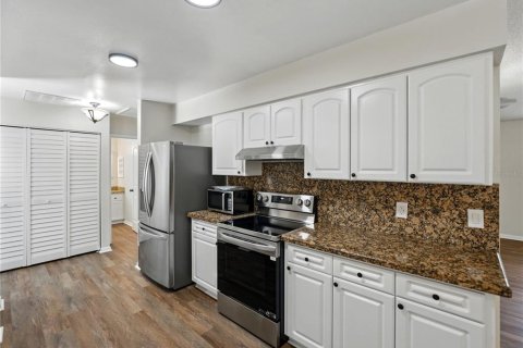 House in Lakeland, Florida 2 bedrooms, 125.42 sq.m. № 1673461 - photo 13