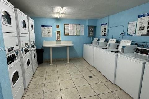 Condo in Miami, Florida, 2 bedrooms  № 1768410 - photo 18