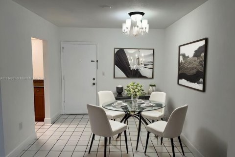Condo in Miami, Florida, 2 bedrooms  № 1768410 - photo 5