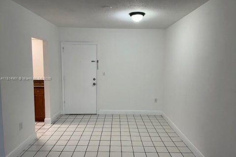 Condo in Miami, Florida, 2 bedrooms  № 1768410 - photo 10