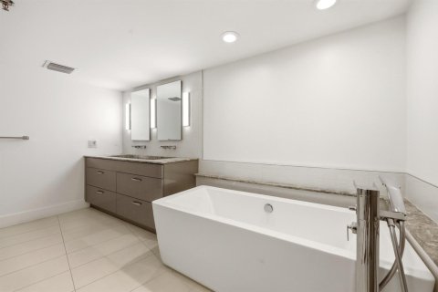 Copropriété à vendre à Palm Beach, Floride: 3 chambres, 196.86 m2 № 2262218 - photo 24