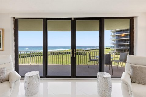 Copropriété à vendre à Palm Beach, Floride: 3 chambres, 196.86 m2 № 2262218 - photo 4