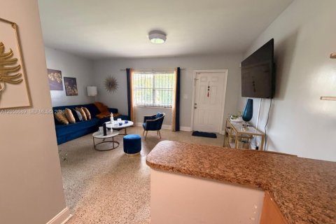 Immobilier commercial à vendre à Opa-locka, Floride: 130.81 m2 № 2187178 - photo 8