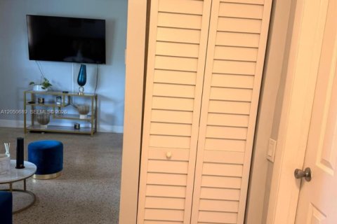 Immobilier commercial à vendre à Opa-locka, Floride: 130.81 m2 № 2187178 - photo 15