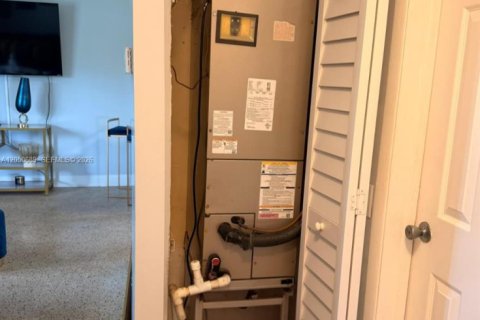 Immobilier commercial à vendre à Opa-locka, Floride: 130.81 m2 № 2187178 - photo 6