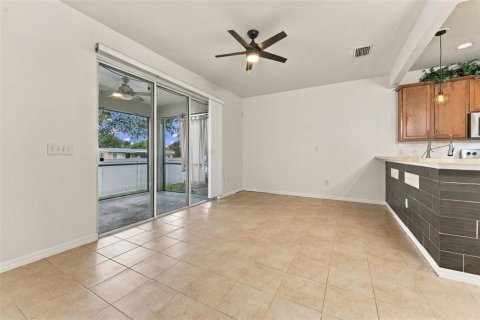 Touwnhouse à vendre à Pinellas Park, Floride: 3 chambres, 131.92 m2 № 2410329 - photo 14