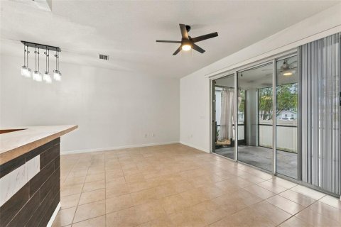 Touwnhouse à vendre à Pinellas Park, Floride: 3 chambres, 131.92 m2 № 2410329 - photo 16