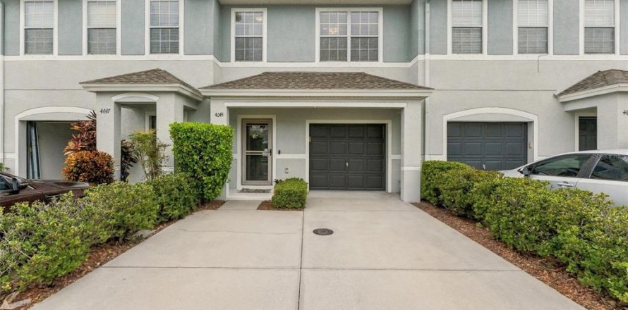 Touwnhouse à Pinellas Park, Floride 3 chambres, 131.92 m2 № 2410329