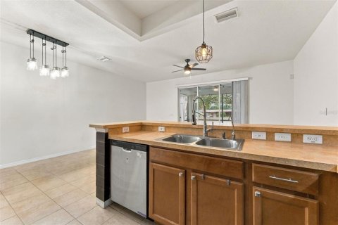 Touwnhouse à vendre à Pinellas Park, Floride: 3 chambres, 131.92 m2 № 2410329 - photo 9