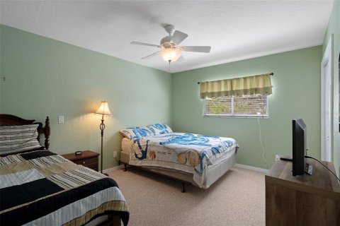House in Homosassa, Florida 4 bedrooms, 174.66 sq.m. № 1716633 - photo 9