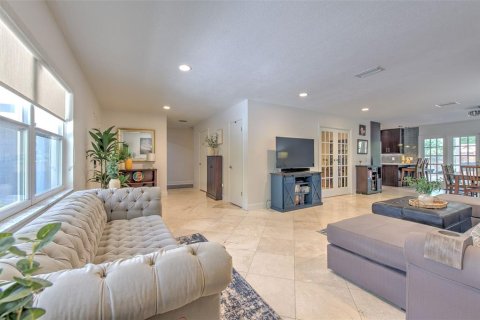 House in Tampa, Florida 3 bedrooms, 216.56 sq.m. № 2091946 - photo 8