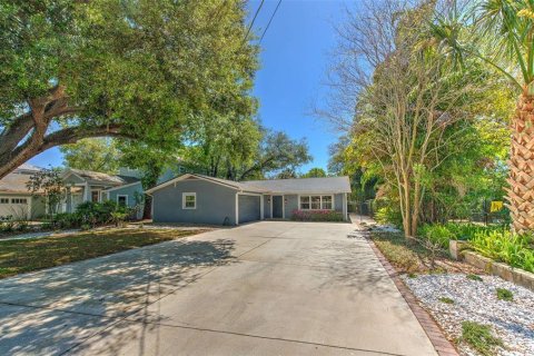 House in Tampa, Florida 3 bedrooms, 216.56 sq.m. № 2091946 - photo 2