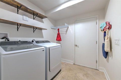House in Tampa, Florida 3 bedrooms, 216.56 sq.m. № 2091946 - photo 26