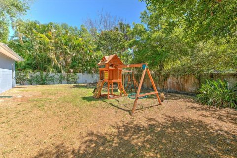 House in Tampa, Florida 3 bedrooms, 216.56 sq.m. № 2091946 - photo 20