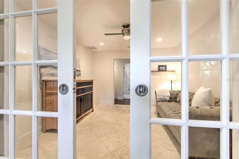 House in Tampa, Florida 3 bedrooms, 216.56 sq.m. № 2091946 - photo 12